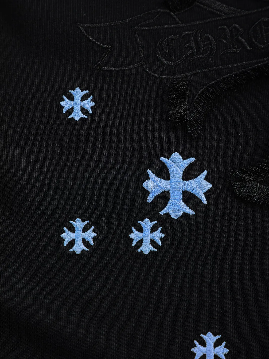 Chrome Hearts CH （ ） 26SS 💥 Classic 🪡 logo logo ✝️🪡 T ，Hot Sale ， ， Same Style， ！ ， Classic ， ， + ， ， ， ， ， ， ， ， ➕ ， ， Silver ， Classic ， ， ！ ， 、 ， ， 。 ！！ ， ， ， ， ！！ 100% ， Breathable， ， ， ， ， ， ， OS ， ， ， icon！ Premium ， ， ， ！ ：Black White Size：S-XL ： S： 50- 56- 70 M： 52- 57- 72 L： 54- 59- 74 XL： 56- 62- 76